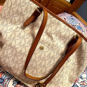 Michael Kors Tote/Handbag